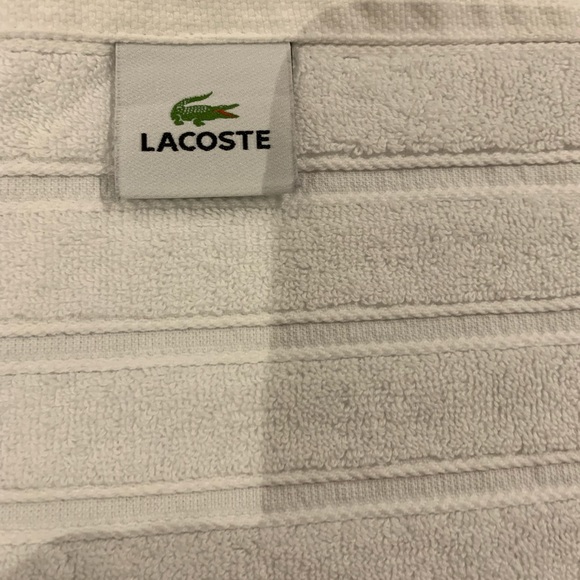 Guest towel set white Lacoste towel set. - Picture 4 of 9